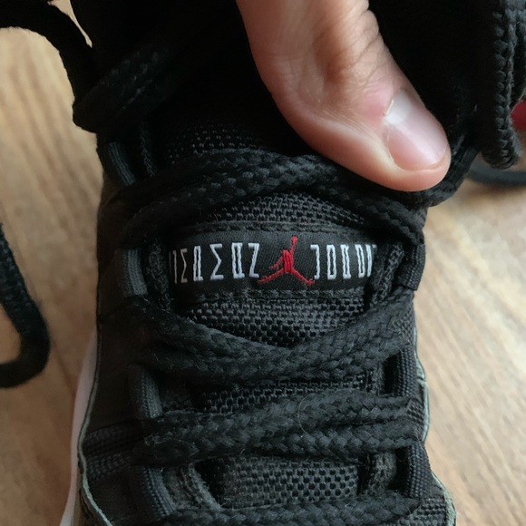 Air Jordan 11 Retro Bred - Picture 4 of 11